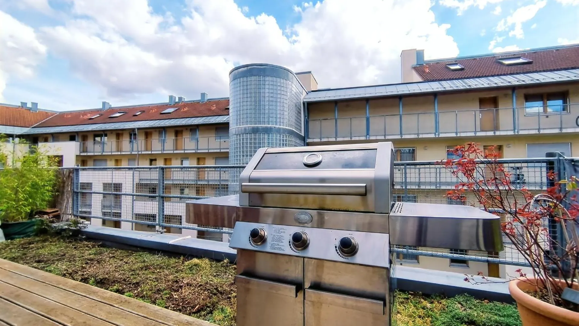شقة Design-Apartment Fuer Bis Zu 4 Im 1 Og, Modern, Dachterrasse, Grill, Ruhige Lage, Disney Plus, Wii, Lan Und Wlan نورنبيرغ ألمانيا