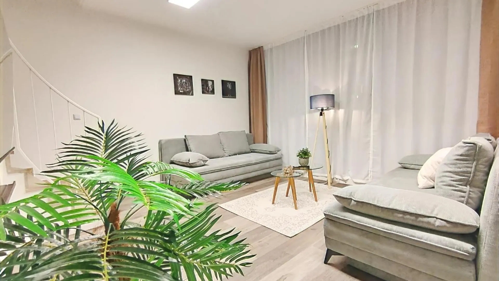 Design-Apartment Fuer Bis Zu 4 Im 1 Og, Modern, Dachterrasse, Grill, Ruhige Lage, Disney Plus, Wii, Lan Und Wlan نورنبيرغ شقة